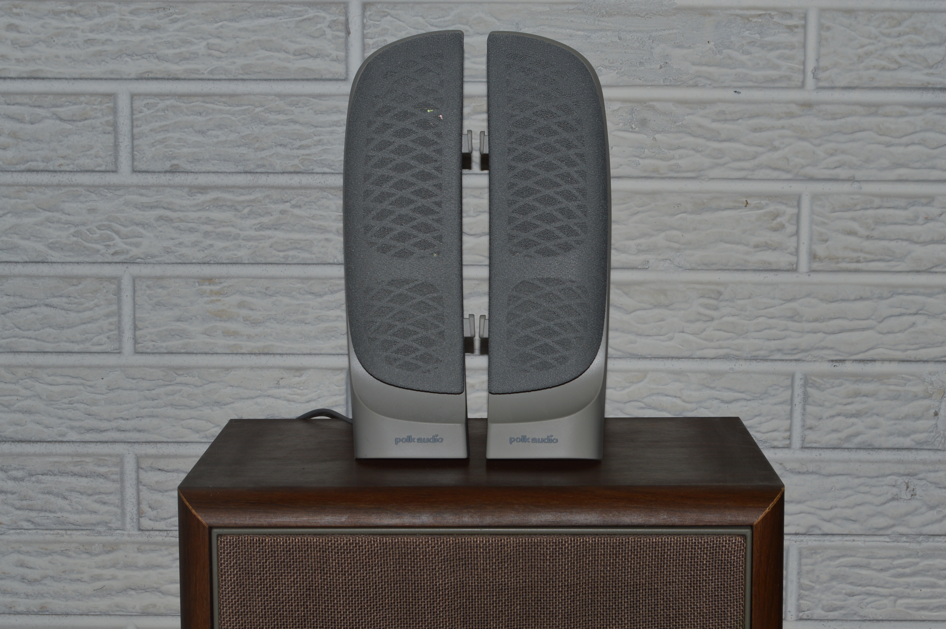 advent 4002 speakers