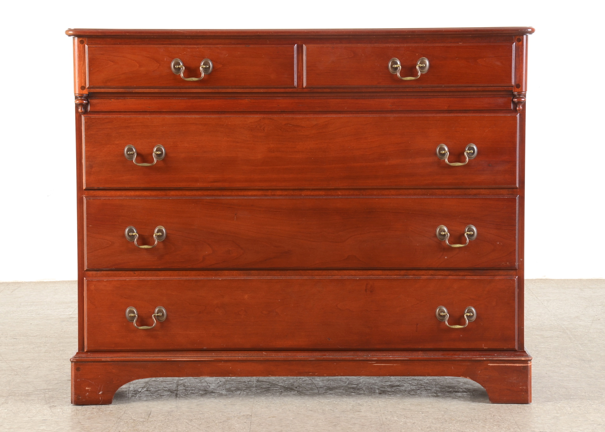 Lewisburg Chair And Furniture Co Dresser Ebth