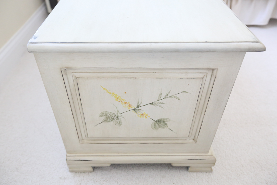 New Hope Chest in Antique White Finish EBTH