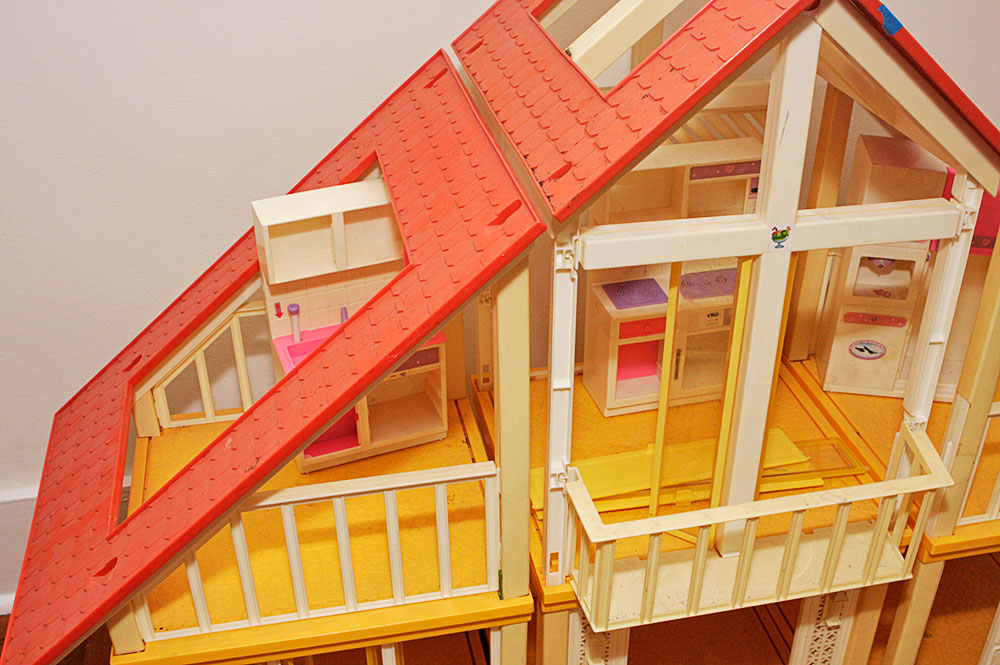 Vintage 1970s Barbie Dream House | EBTH