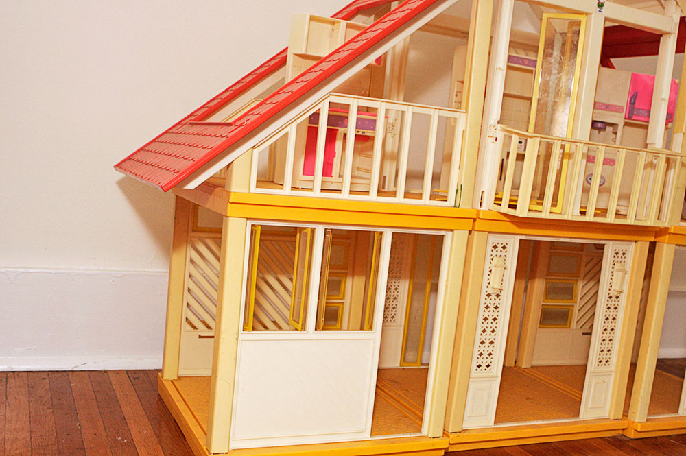 Vintage 1970s Barbie Dream House | EBTH