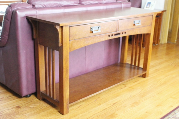 Broyhill Mission Style Sofa Table | EBTH