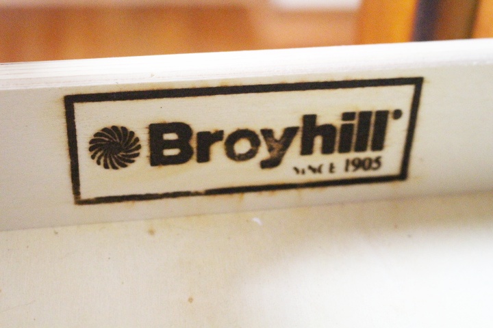 Broyhill Mission Style Sofa Table | EBTH