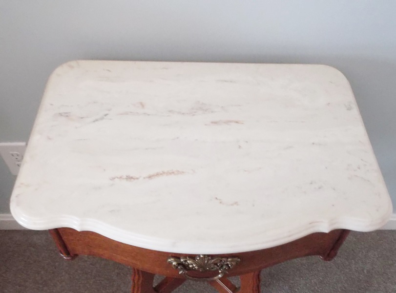 Lexington Reproduction Victorian Style Oak Nightstand EBTH