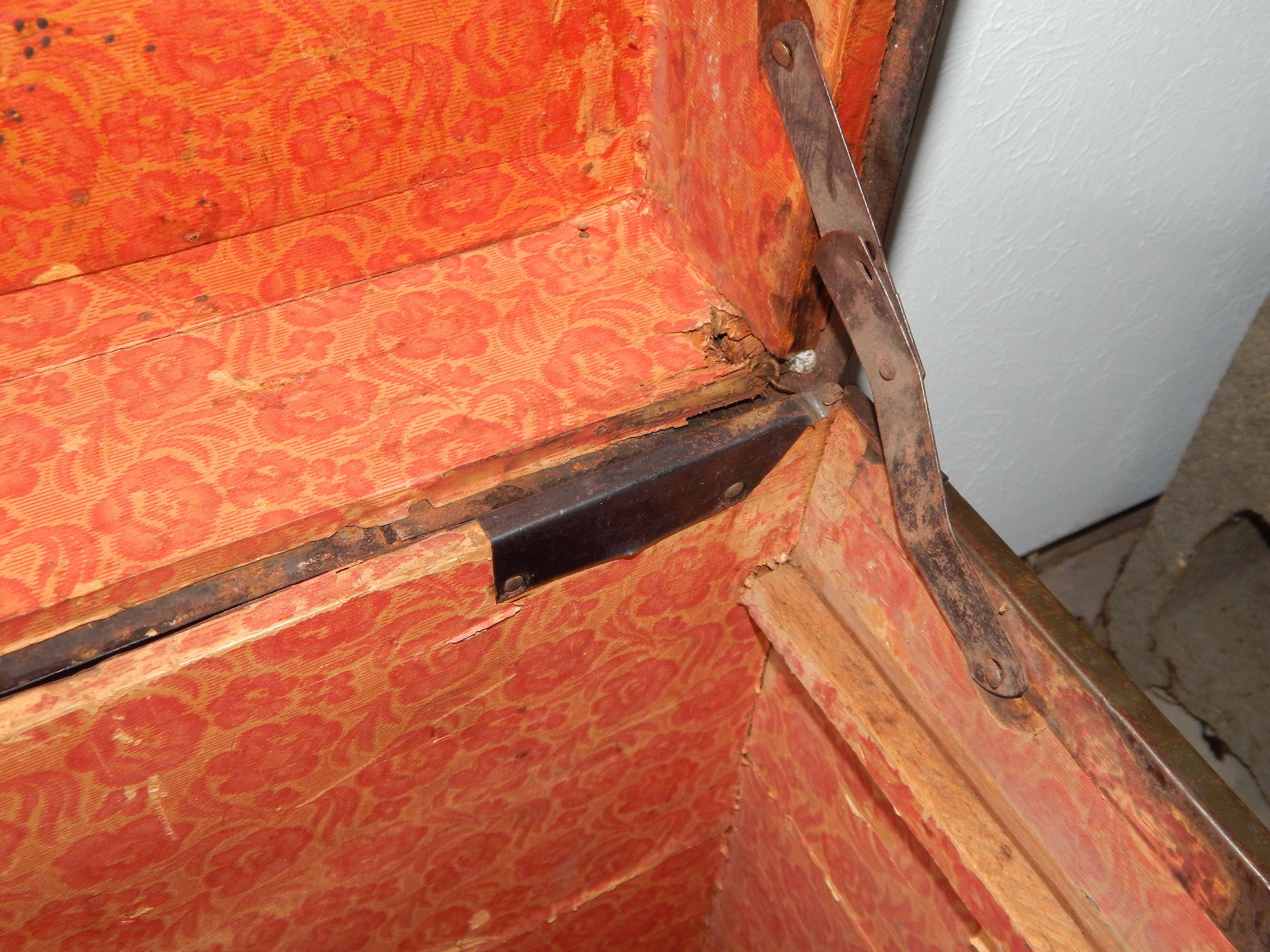 Antique Steamer Trunk EBTH