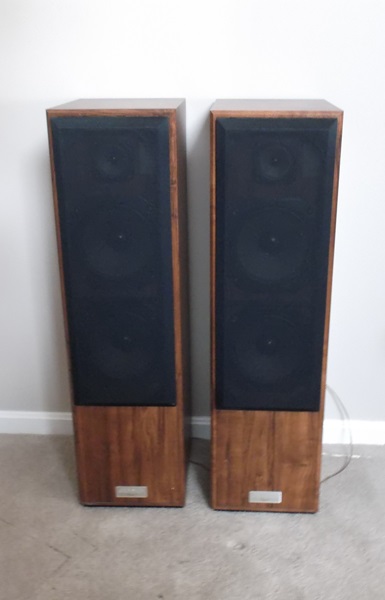Pair of Vintage Jensen Digital 3080 Tower Speakers EBTH