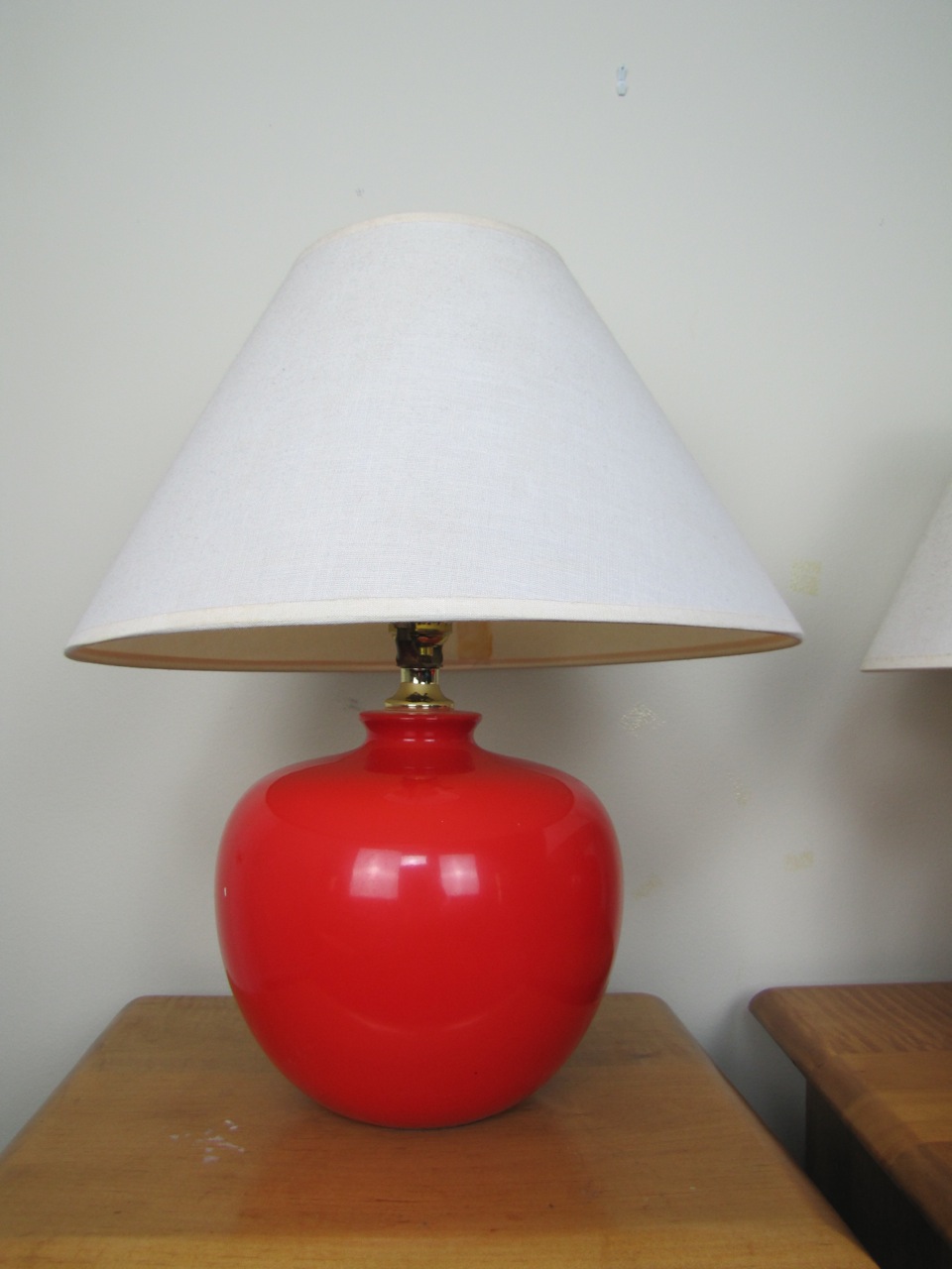 Pair of Retro Red Ceramic Table LAmps EBTH