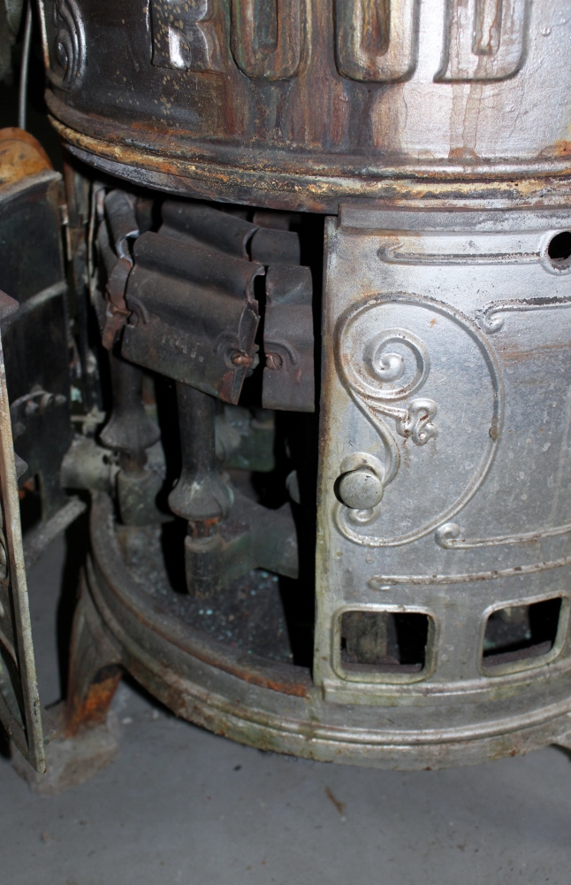 Antique Ruud Automatic Water Heater EBTH