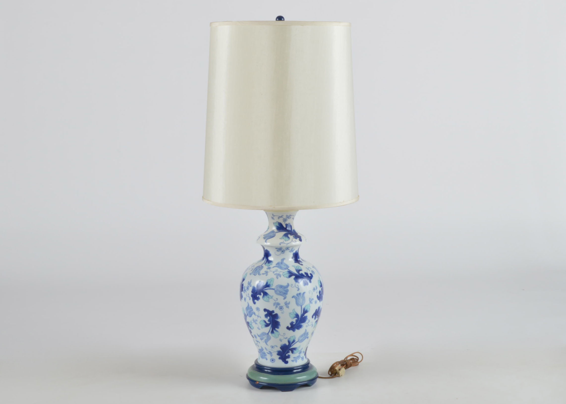 Vintage Porcelain Vase Lamp EBTH