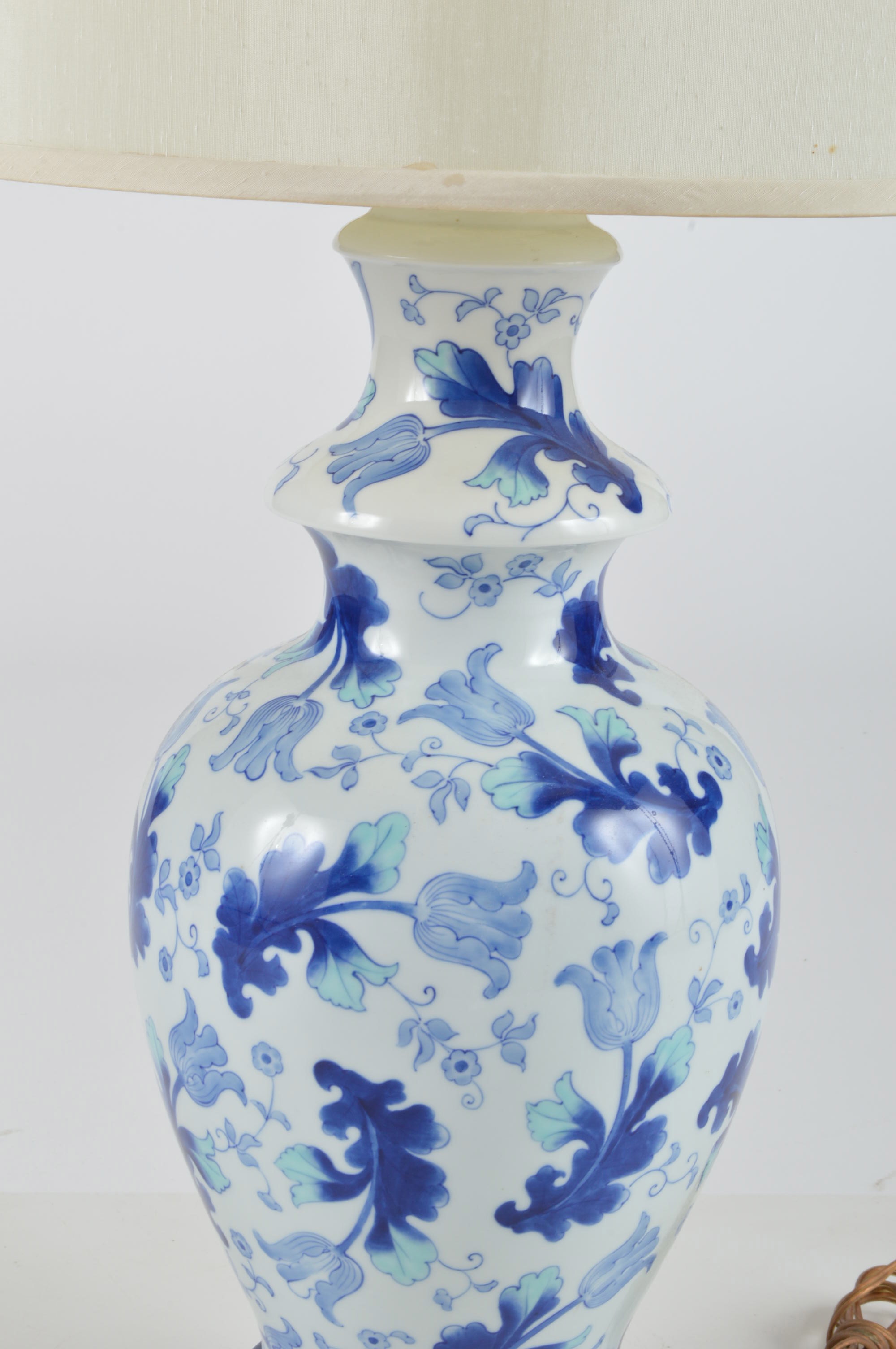 Vintage Porcelain Vase Lamp EBTH