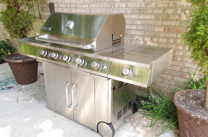Jenn Air Gas Grill With Stainless Steel Finish Ebth