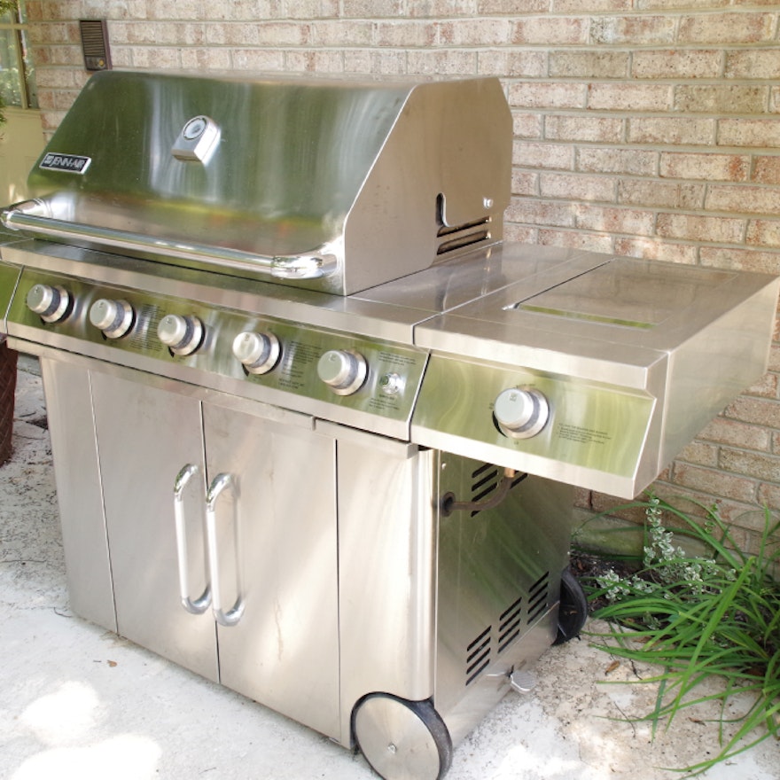 Jenn Air Gas Grill With Stainless Steel Finish Ebth