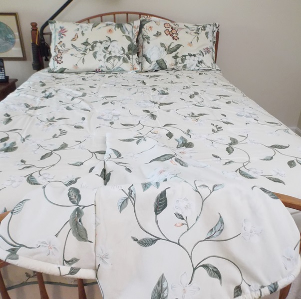 Williamsburg Queen Bedding Ebth