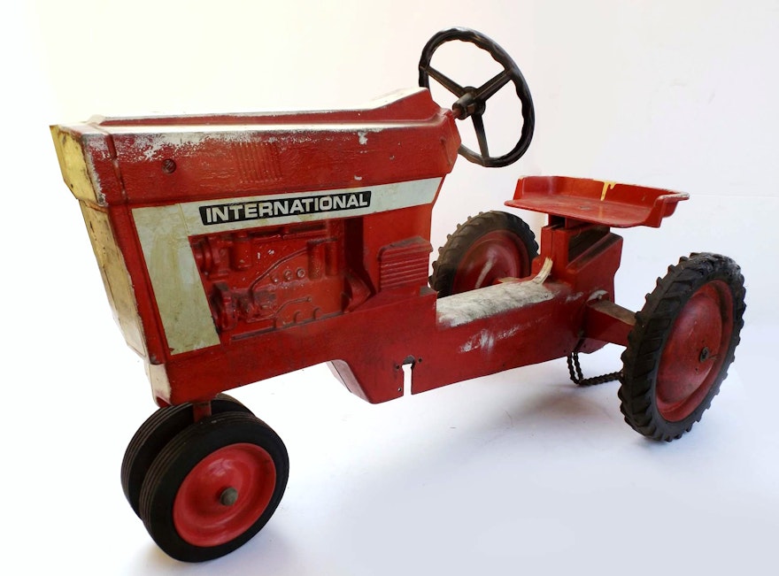 Vintage International Harvester 114