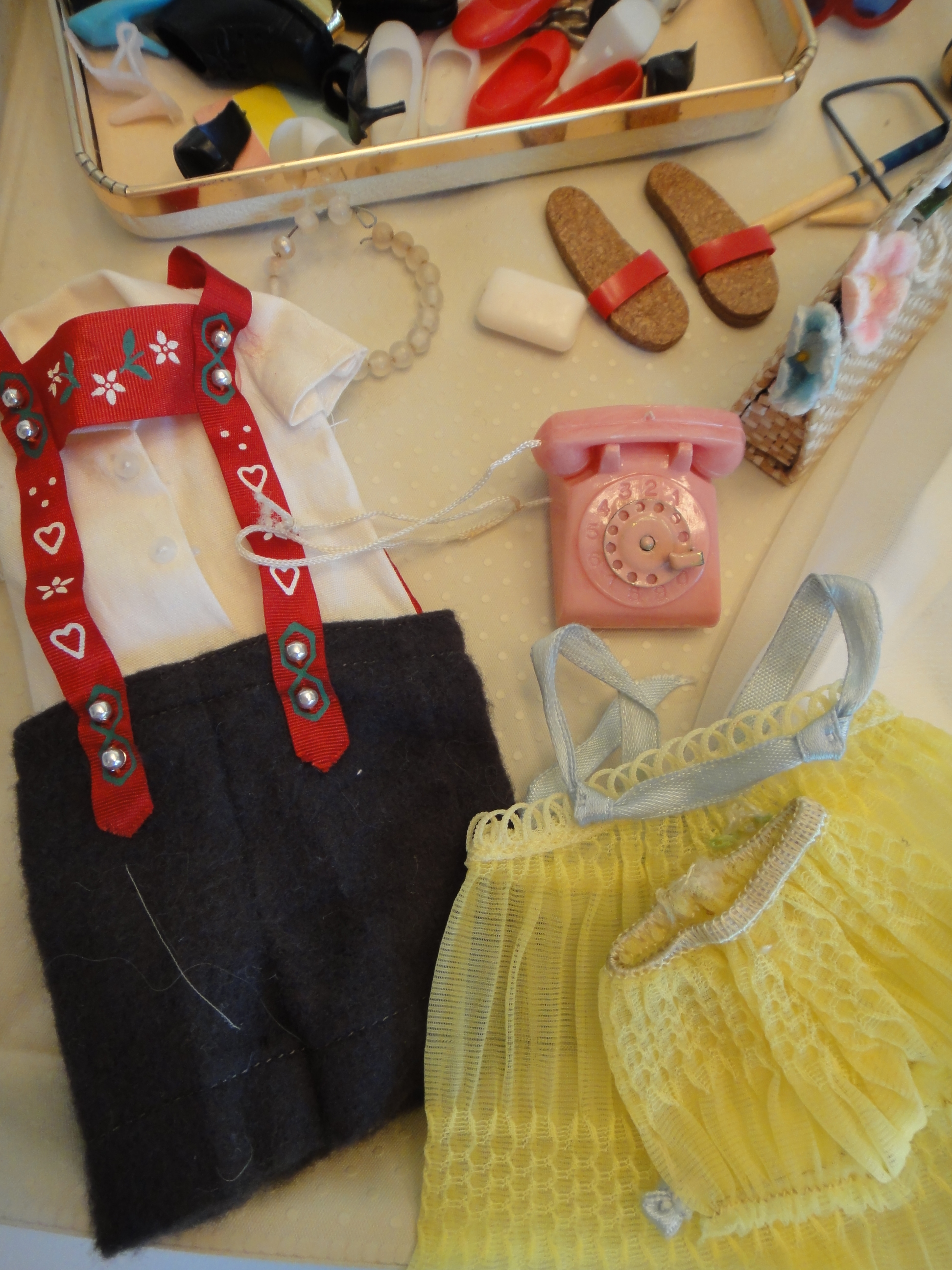 Vintage 1961 Barbie Doll Case, Barbie & Accessories | EBTH