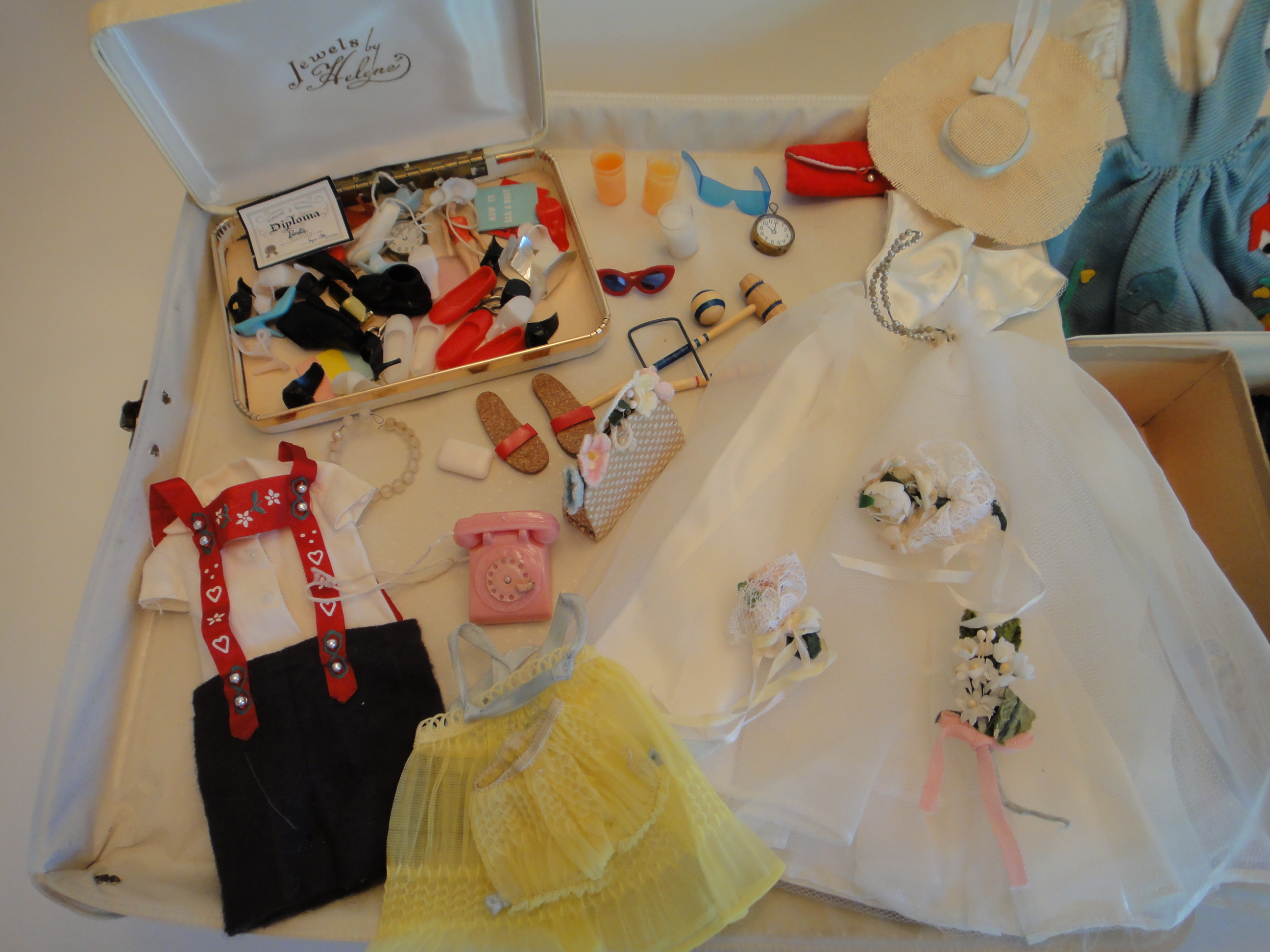 Vintage 1961 Barbie Doll Case, Barbie & Accessories | EBTH