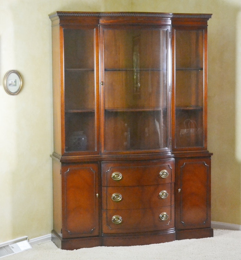 Drexel Duncan Phyfe Style Bow Front China Cabinet Ebth