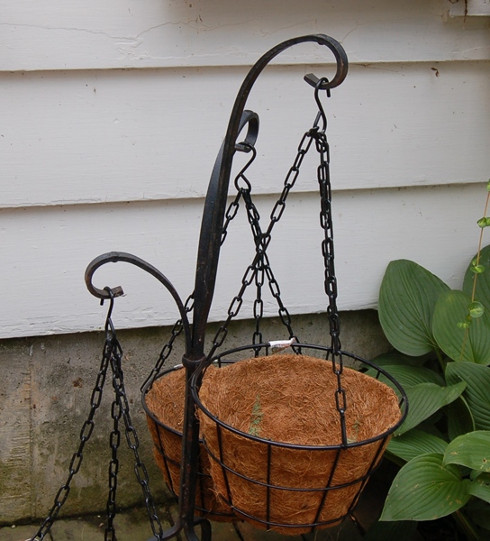 Metal Shepherds Hook, Stand and Hanging Baskets EBTH