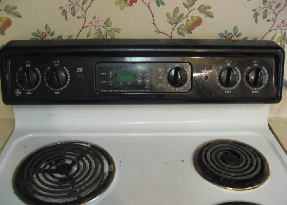 General Electric Spectra SelfCleaning Electric Oven EBTH