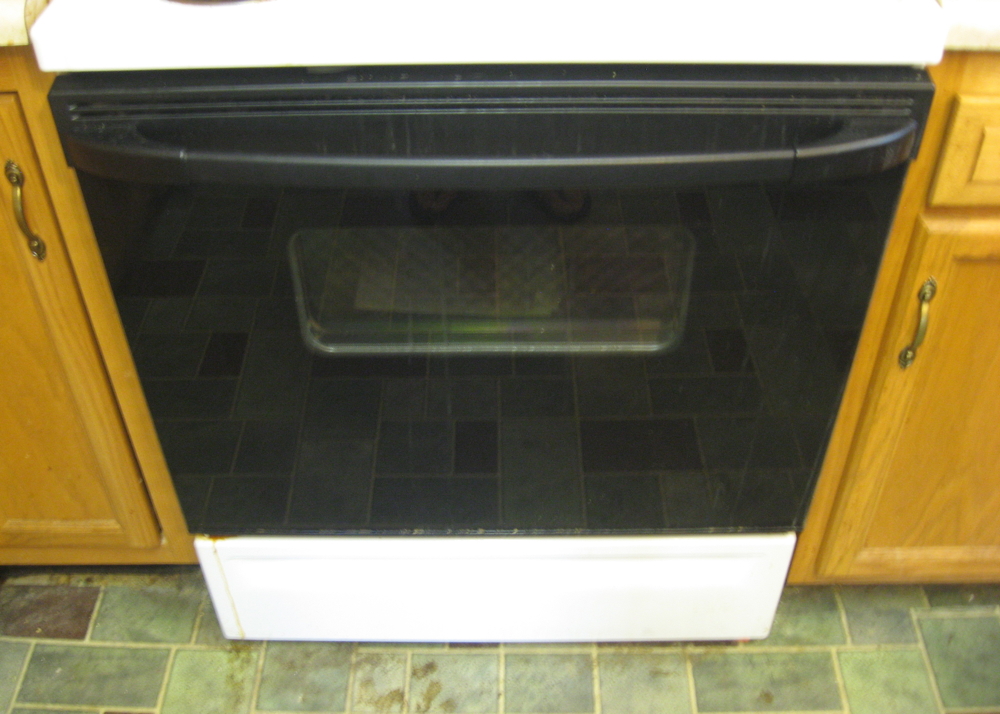 General Electric Spectra SelfCleaning Electric Oven EBTH