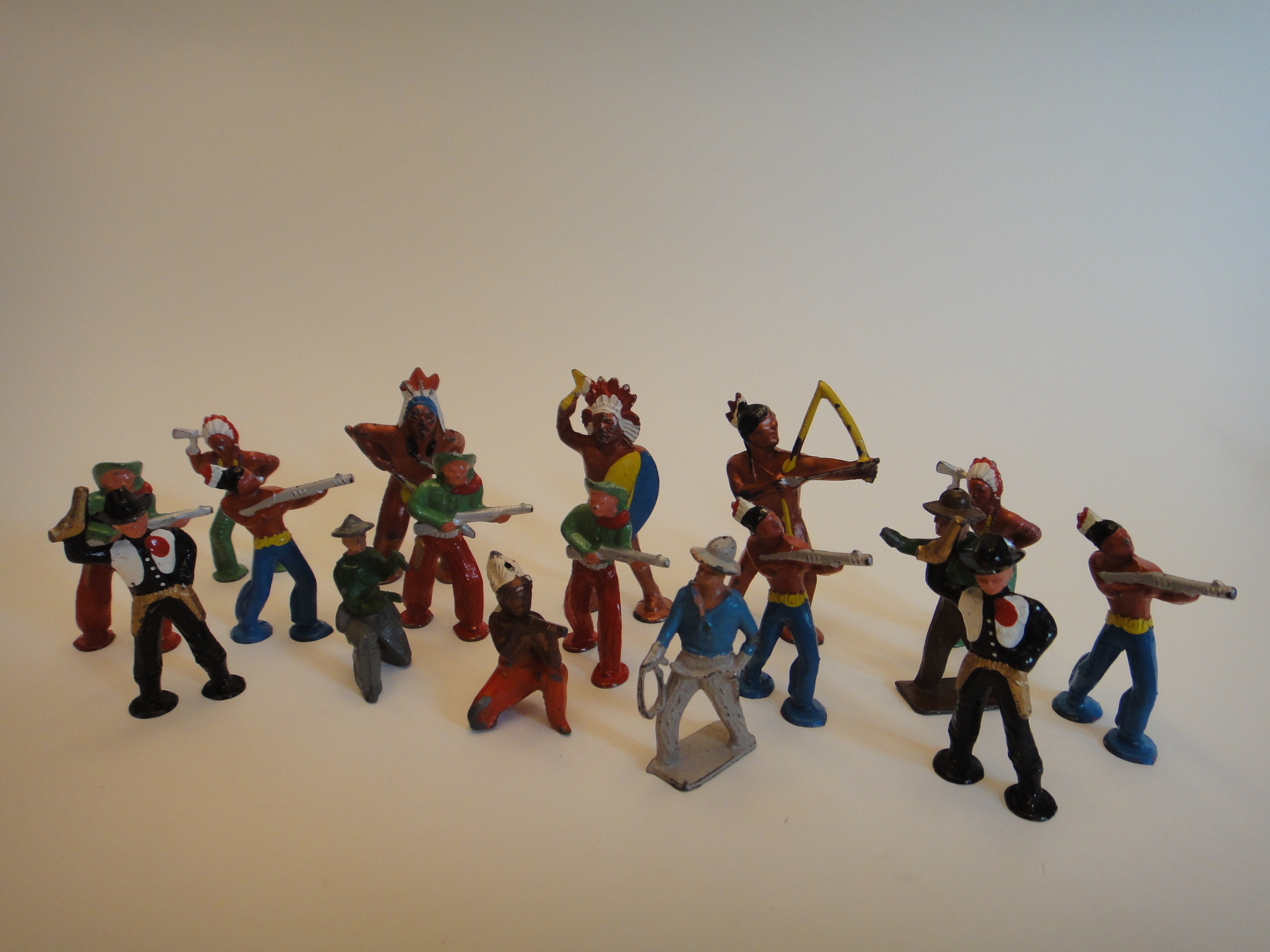 Vintage Metal Toy Cowboys & Indians EBTH