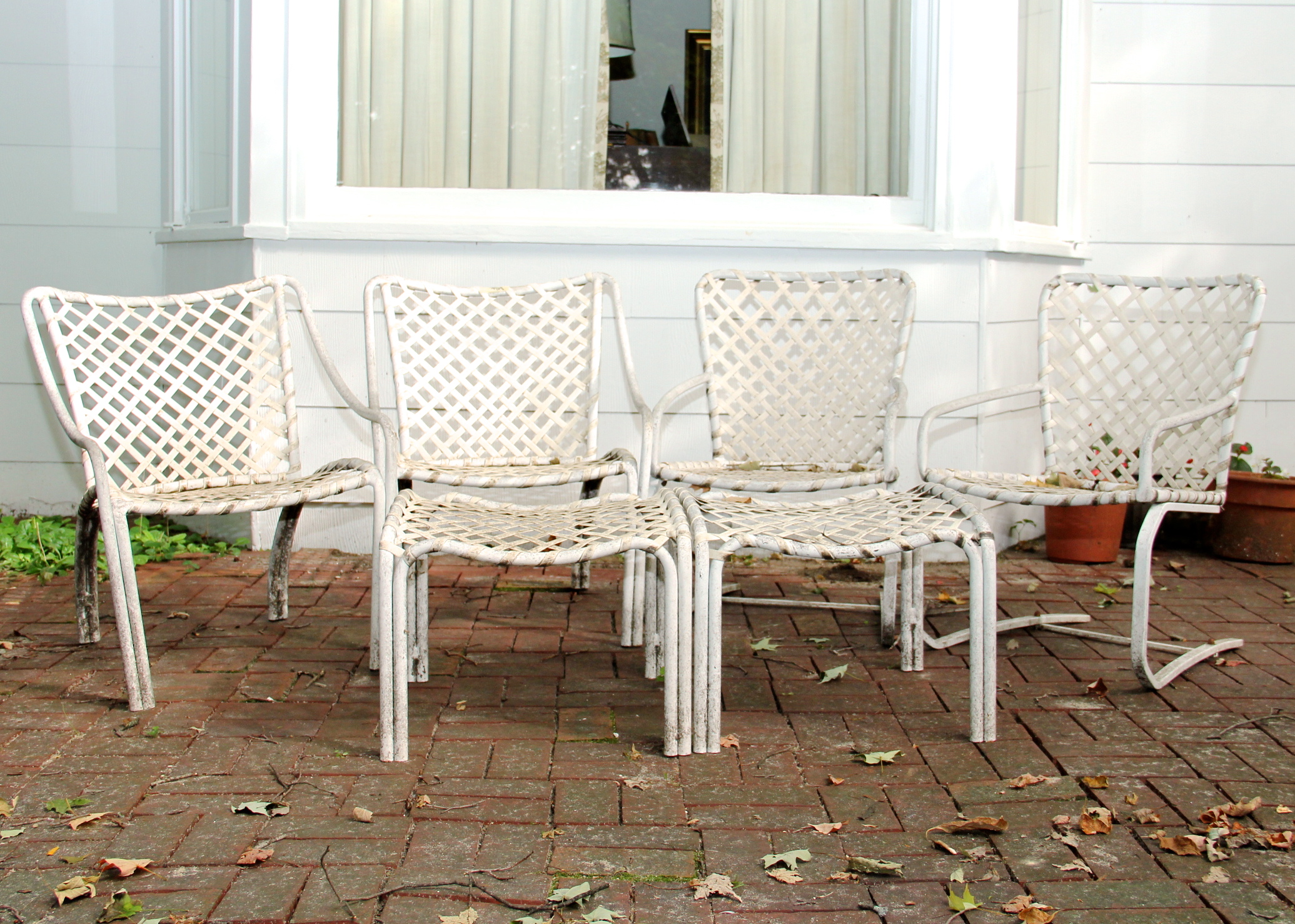 Mid Century Vintage Brown Jordan vinyl Chairs and Ottomans EBTH