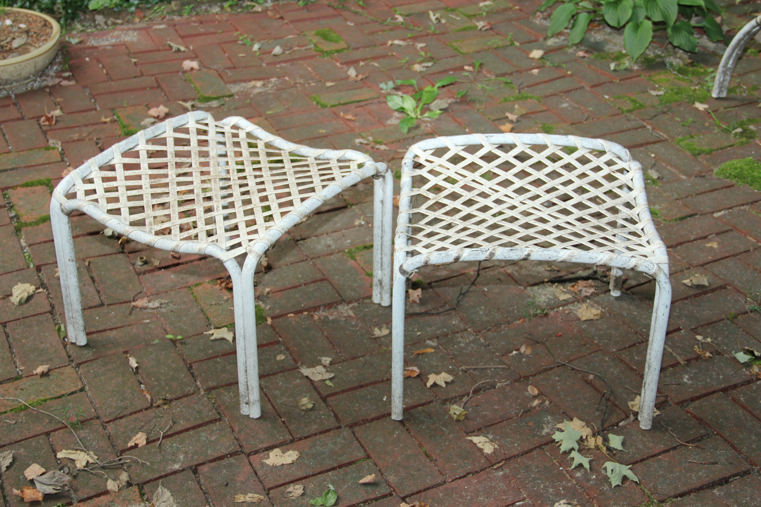 Mid Century Vintage Brown Jordan vinyl Chairs and Ottomans EBTH