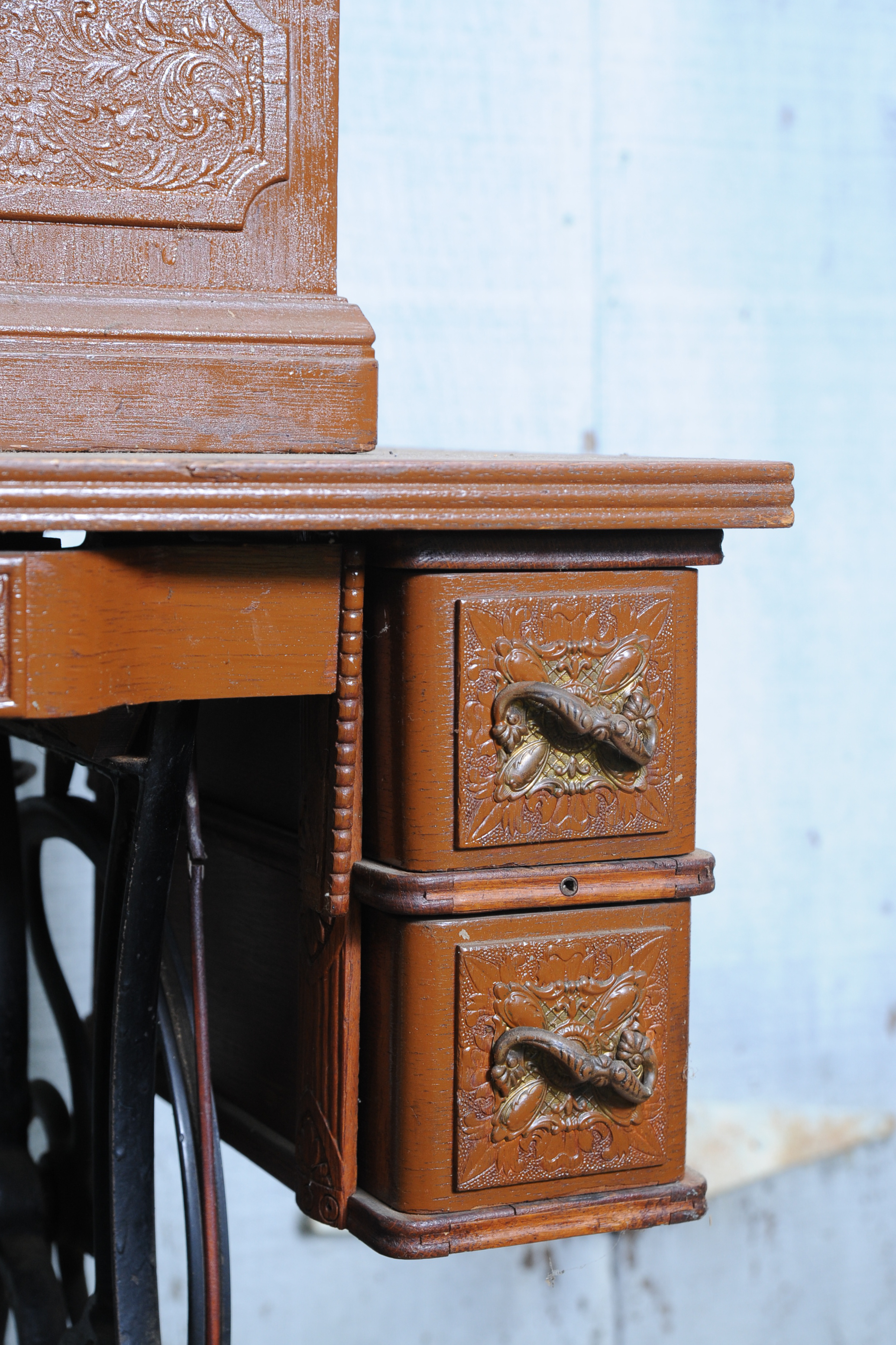 Antique Wheeler & Wilson D9 Treadle Sewing Machine and EBTH