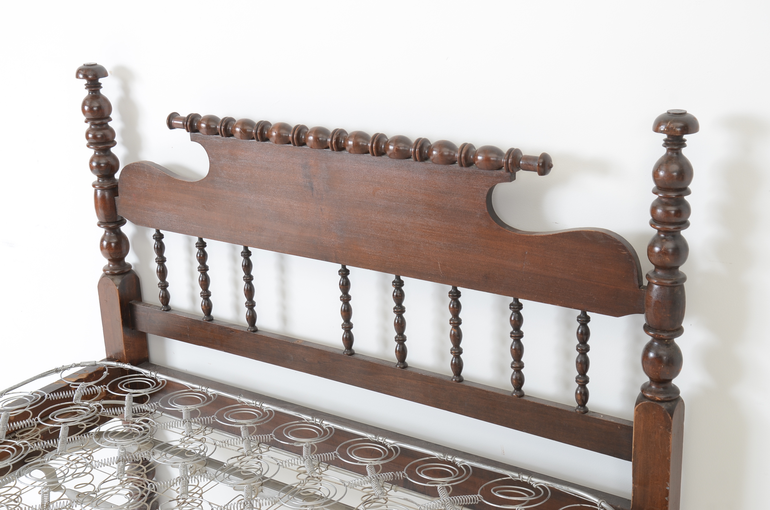 Antique Spool Bed EBTH