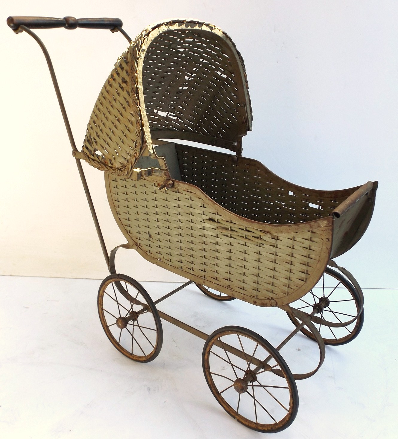 1917 Lloyd Loom Wicker Doll Buggy EBTH