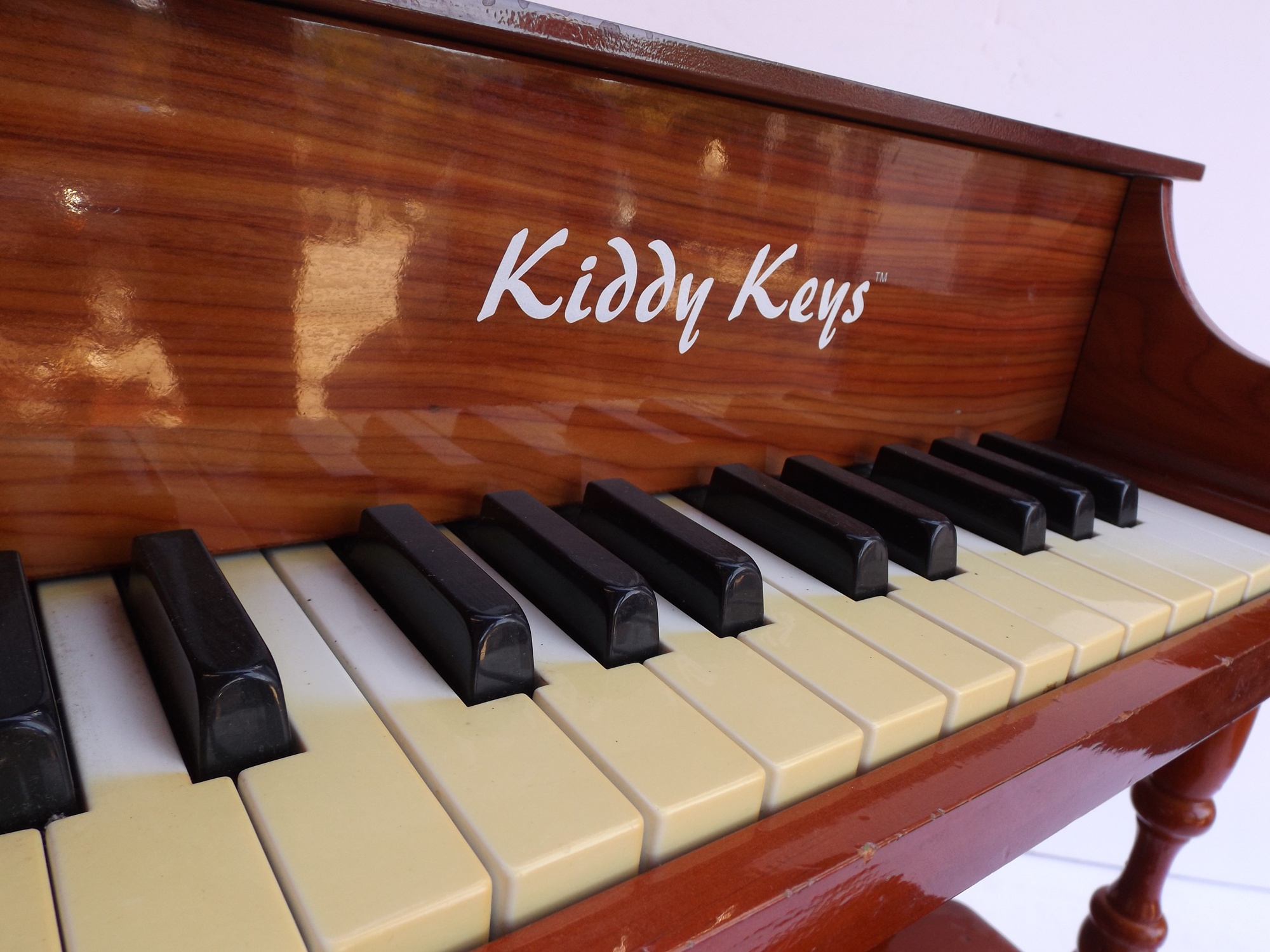'Kiddy Keys' Wooden Toy Piano with Bench EBTH