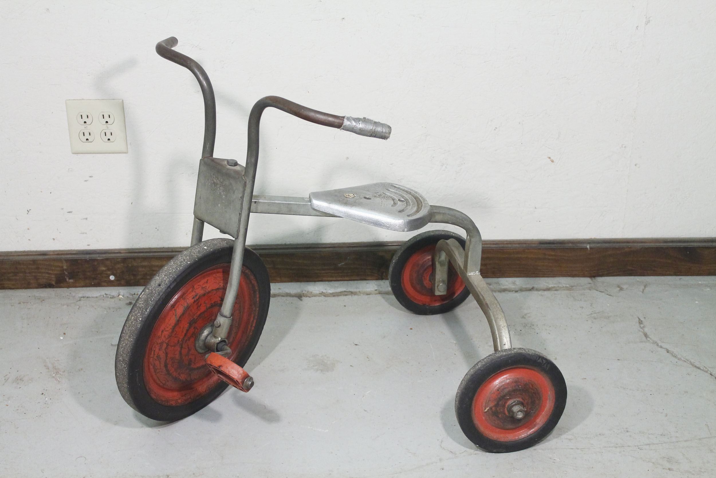 Vintage Angeles Cast Aluminum Tricycle EBTH