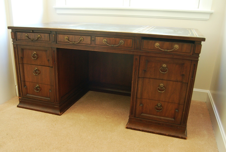 Sligh Furniture Leather Top Desk Ebth