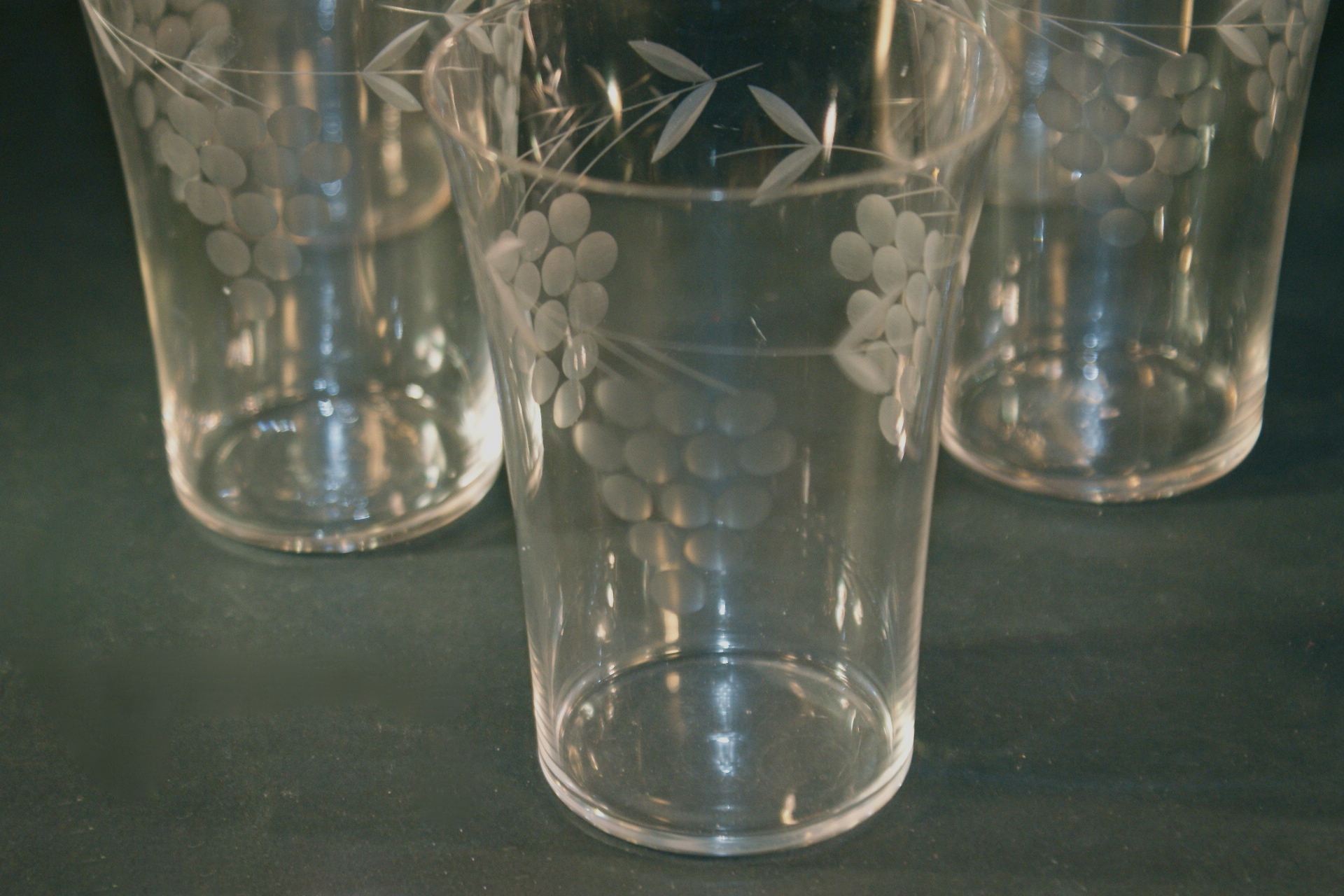 Vintage Grape Etched Juice Glasses EBTH