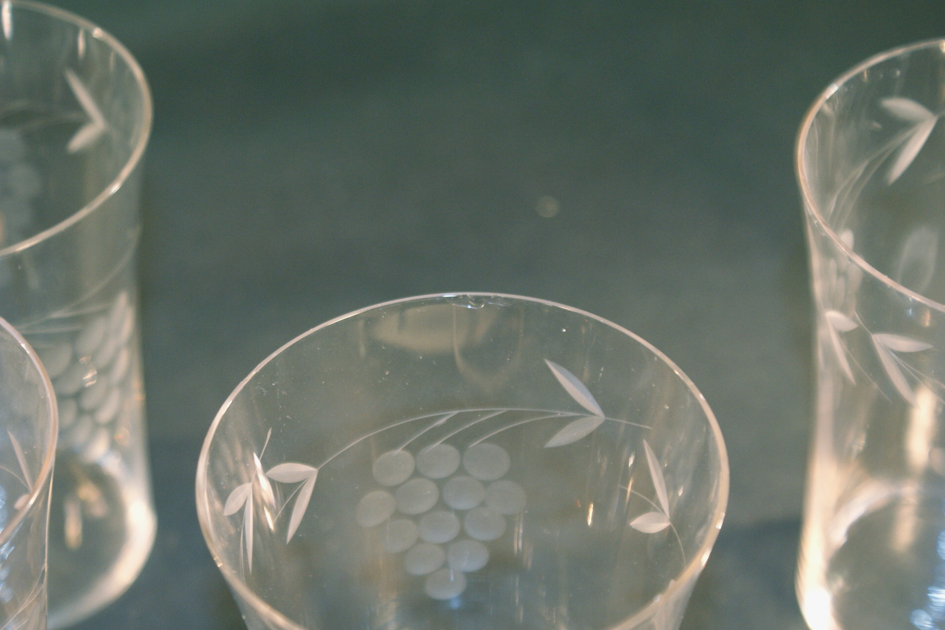 Vintage Grape Etched Juice Glasses EBTH