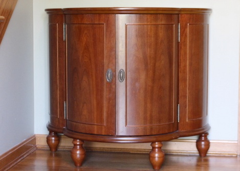 Bombay Company Round Front Bar Console EBTH