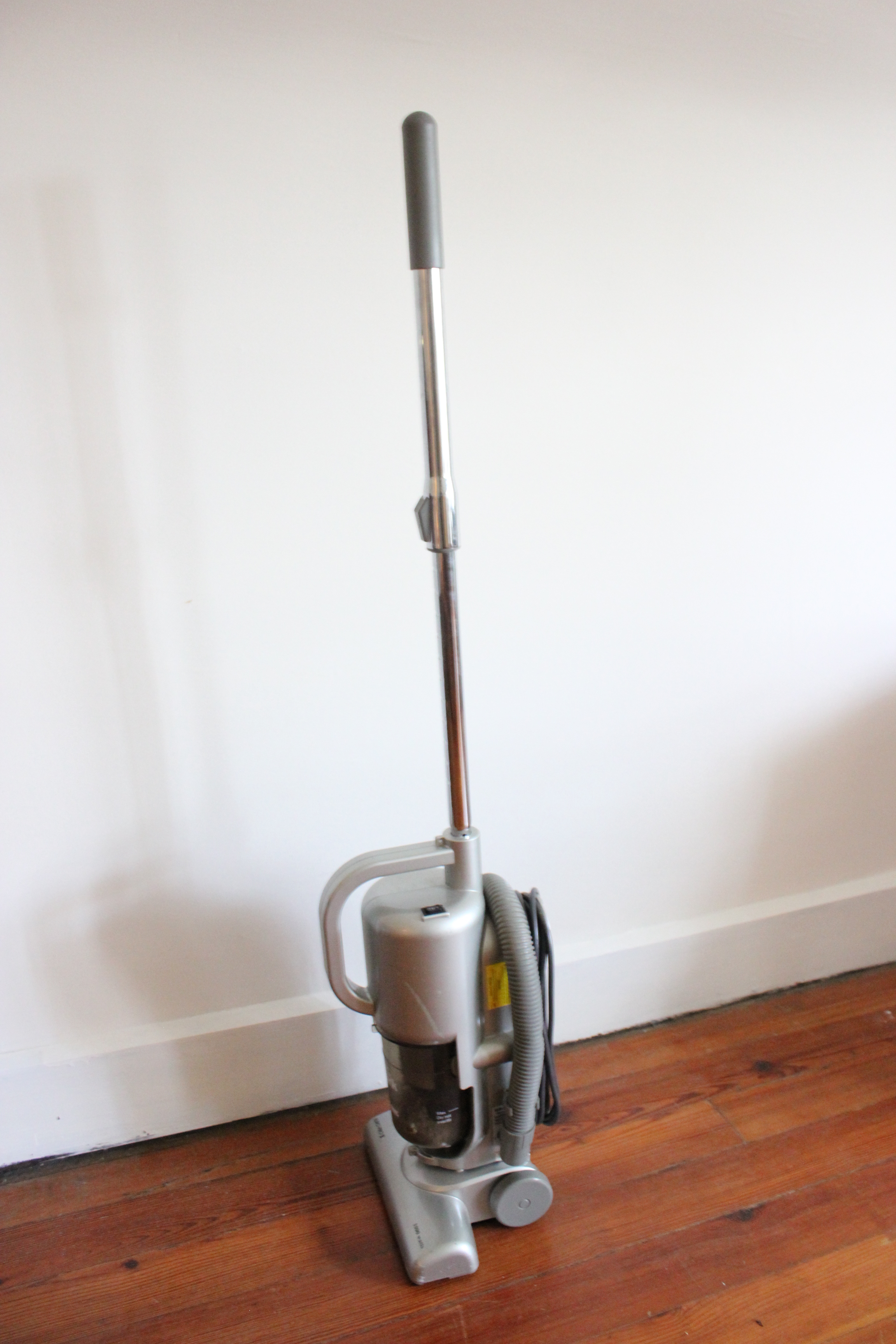 Shark Bagless Stick EuroPro Vacuum Cleaner EBTH