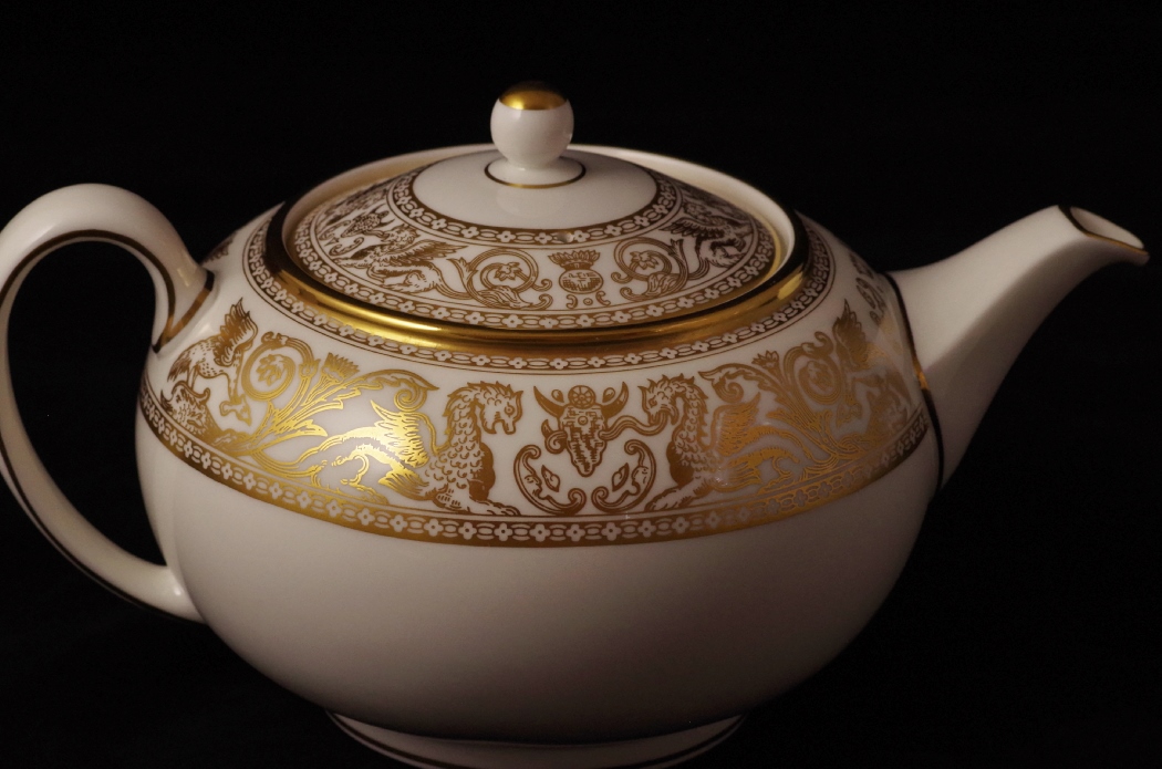 Wedgwood "Gold Florentine" Teapot EBTH