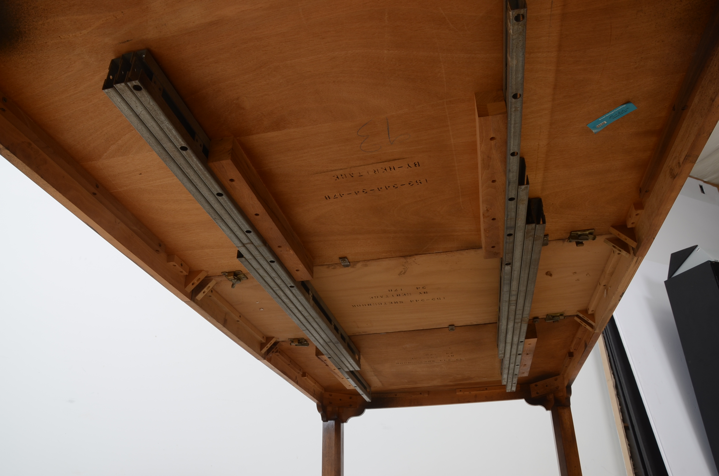 Drexel "Heritage Sketchbook" Dining Table EBTH