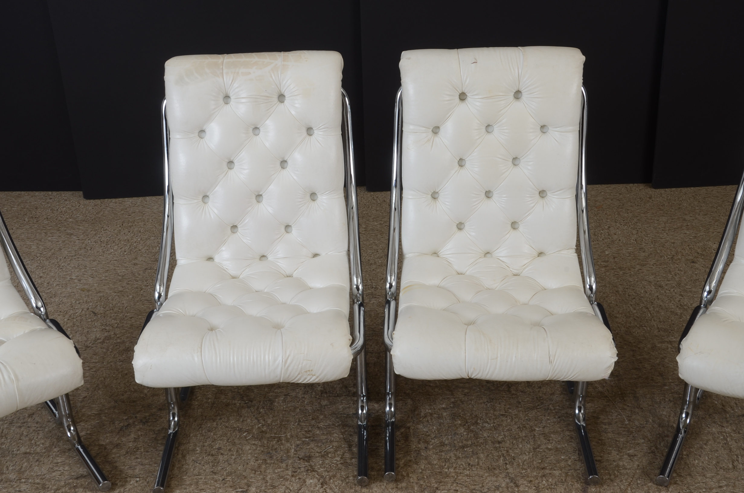 Four Daystrom Mid Century Modern Chrome and Vinyl Dining Chairs EBTH