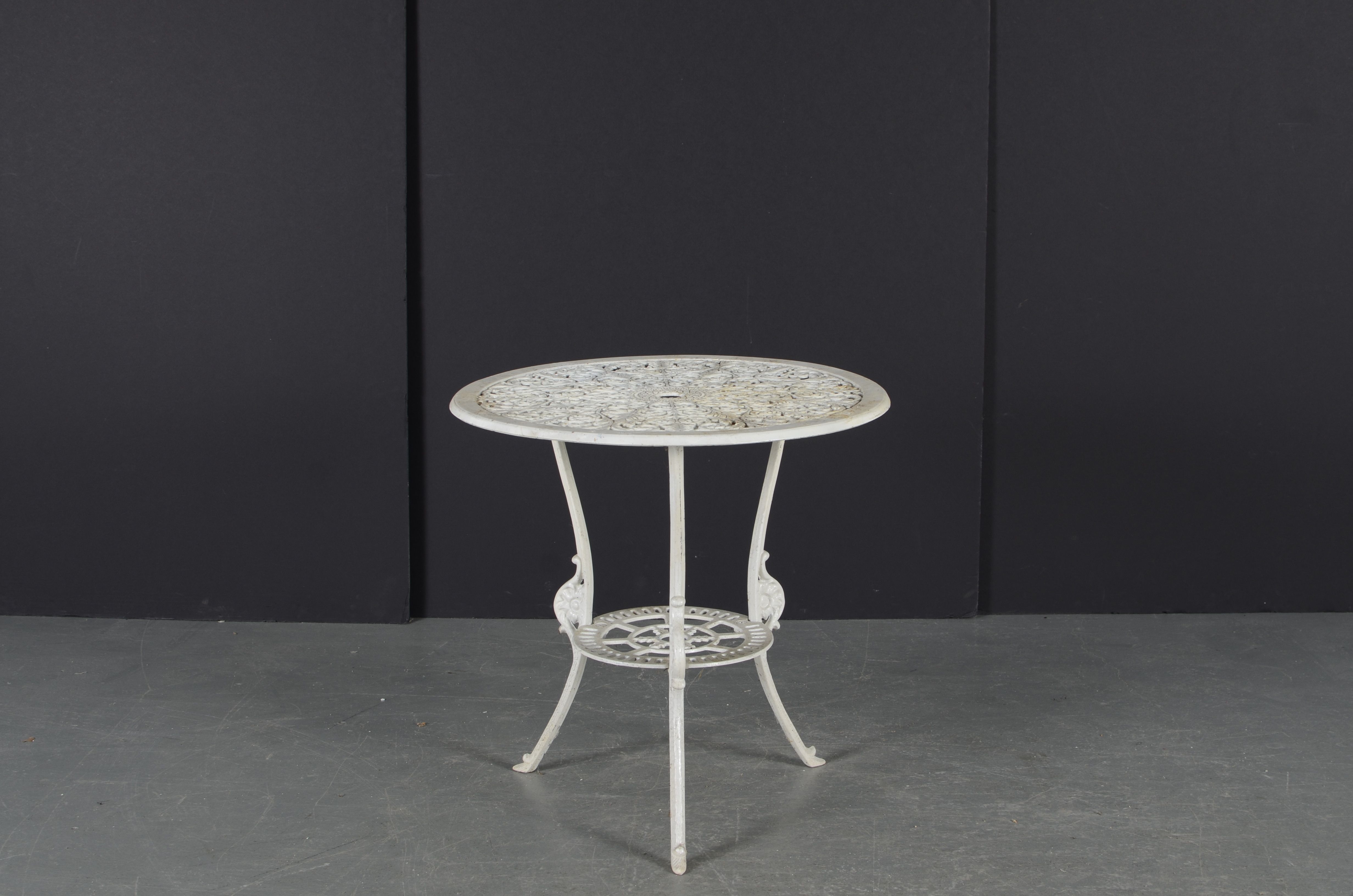 White Cast Iron Patio Furniture Set EBTH