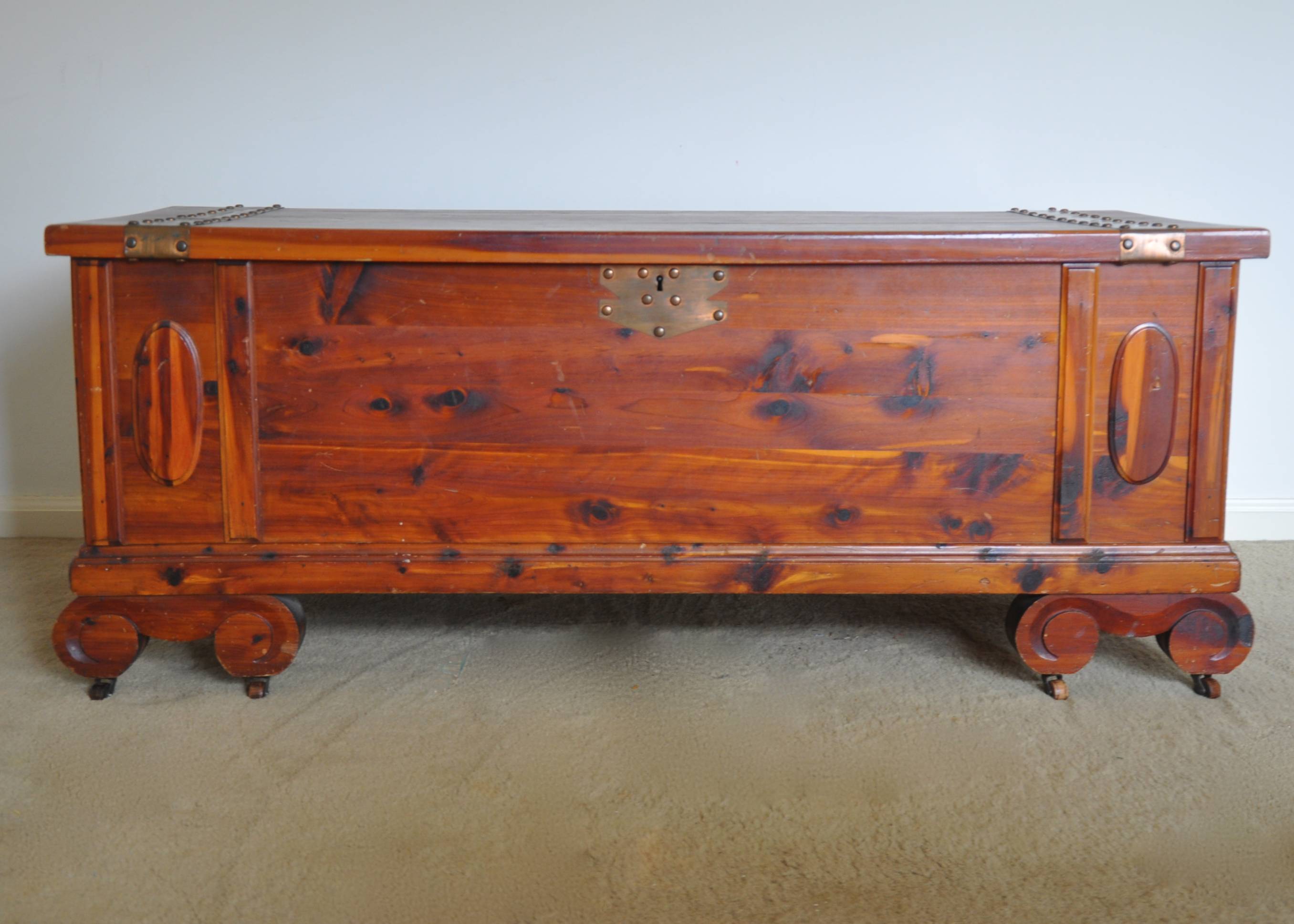 Forest Park Line Cedar Chest EBTH