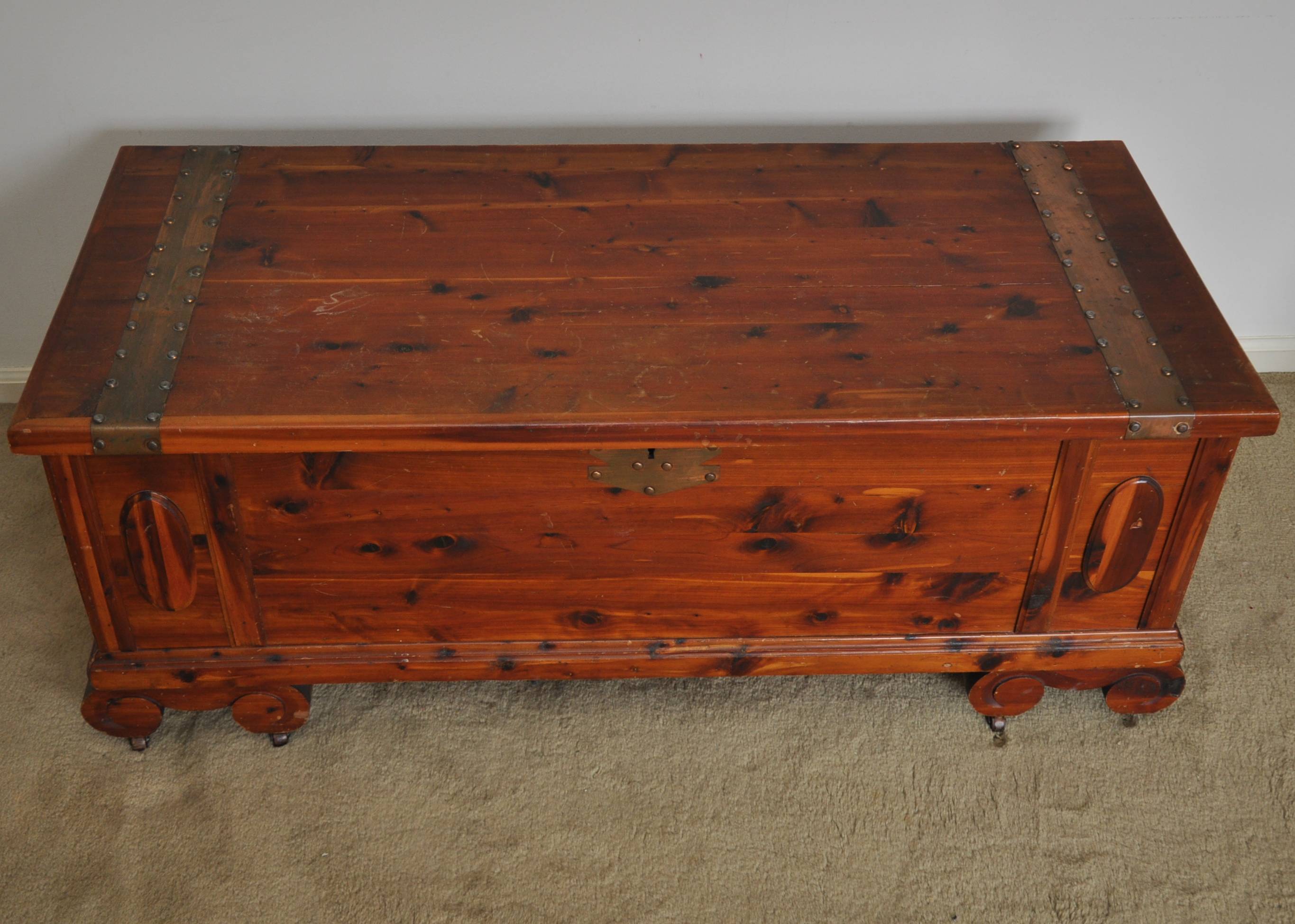 Forest Park Line Cedar Chest EBTH