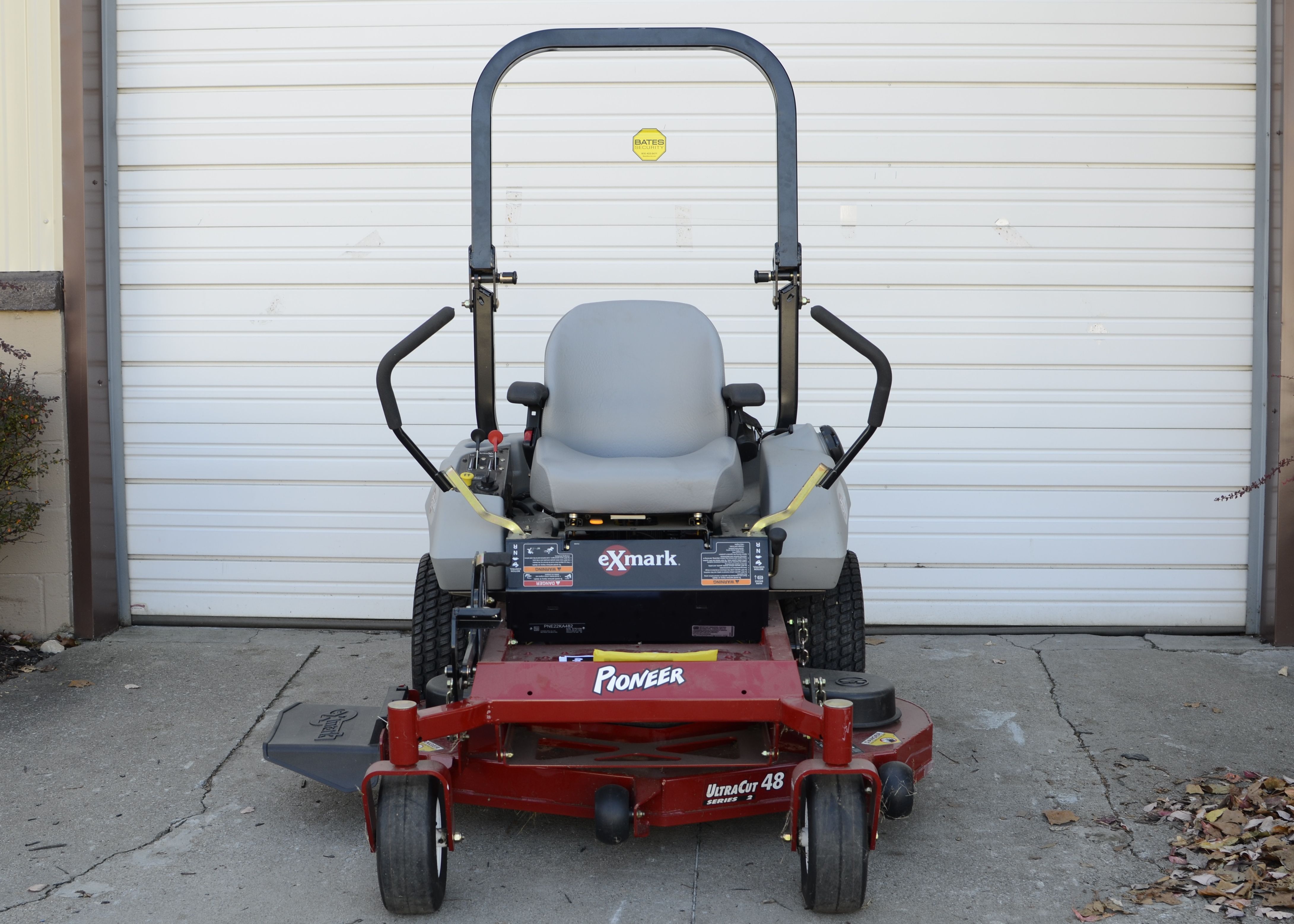 2011 EXMARK ZeroTurn Riding Mower Pioneer ESeries EBTH