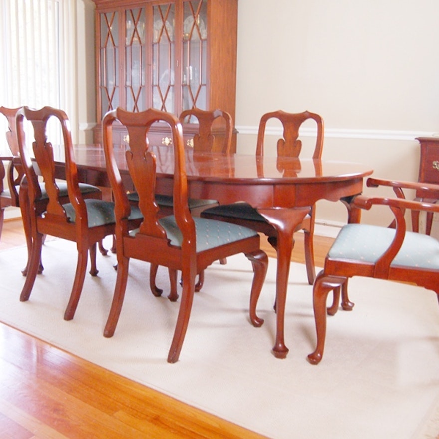 Henkel Harris Cherry Dining Table And Chairs In Queen Anne Style
