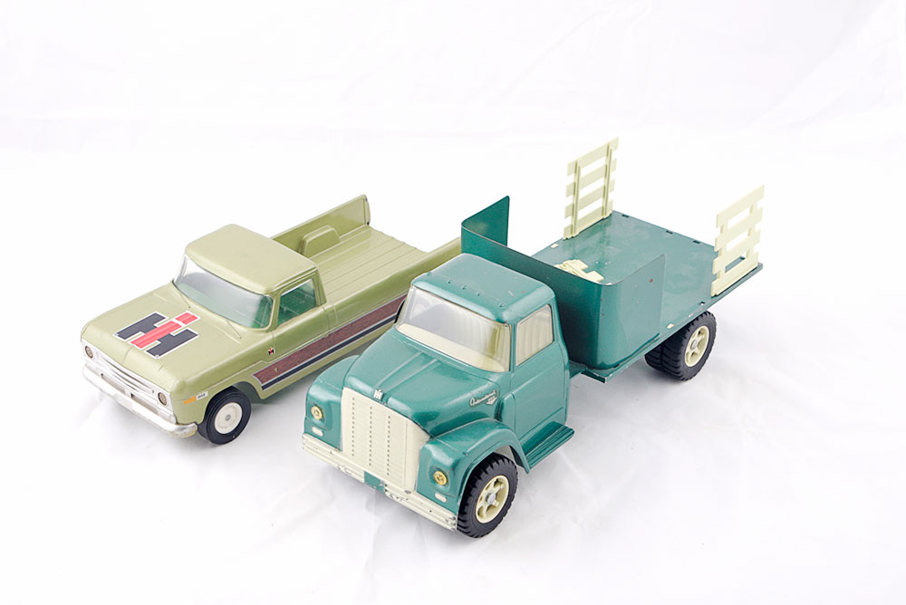 Set of Two Toy Trucks by Ertl EBTH