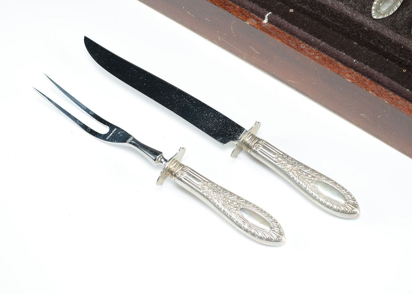 64-Piece Sterling Silverware Set and Silver Chest : EBTH