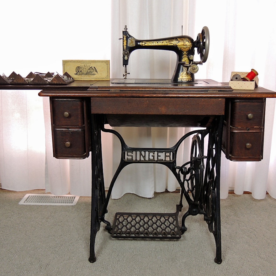 Antique Sphinx Model 27 Singer Treadle Sewing Machine And Cabinet