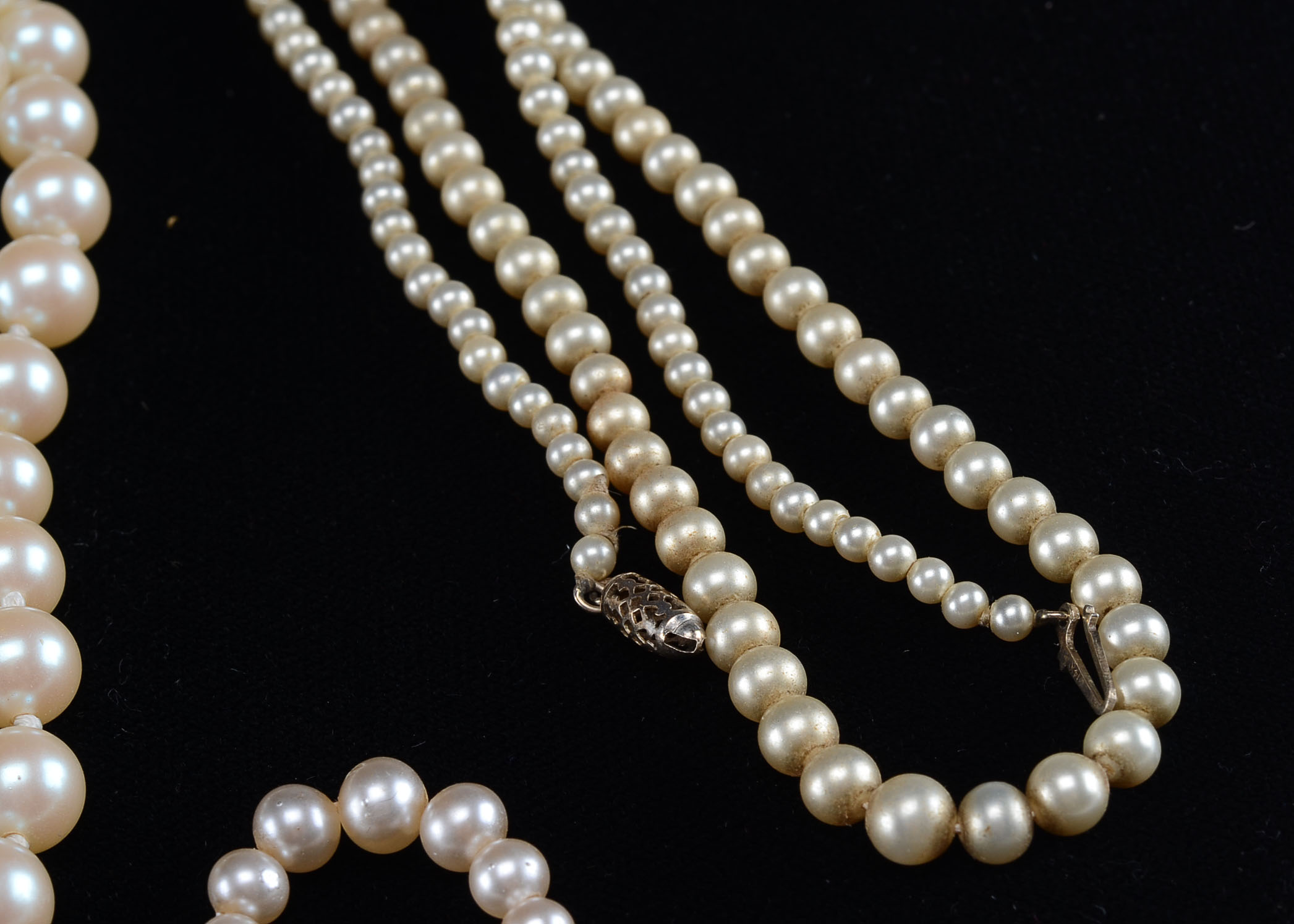 Group of Costume Pearl Necklaces EBTH