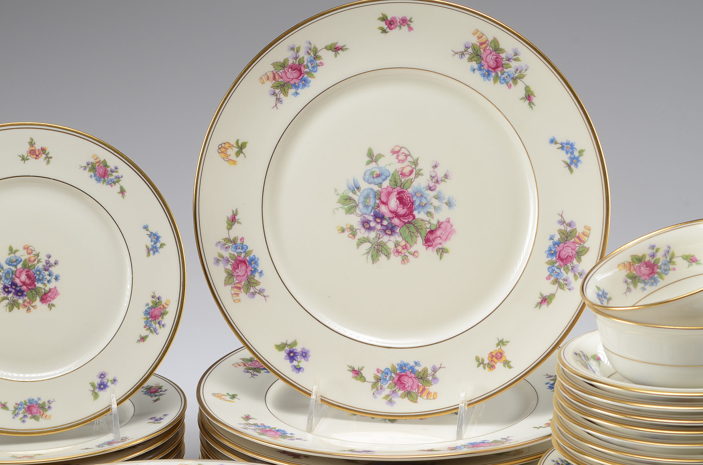 Lamberton Ivory China "Rose of Lamberton" Dining Set EBTH